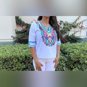 Mja world|White floral embroidered Mexican style peasant top•••Cotton, XL